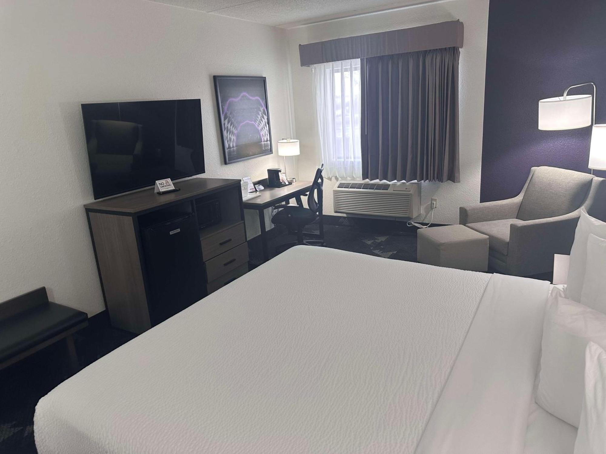 Western Hotel 2*