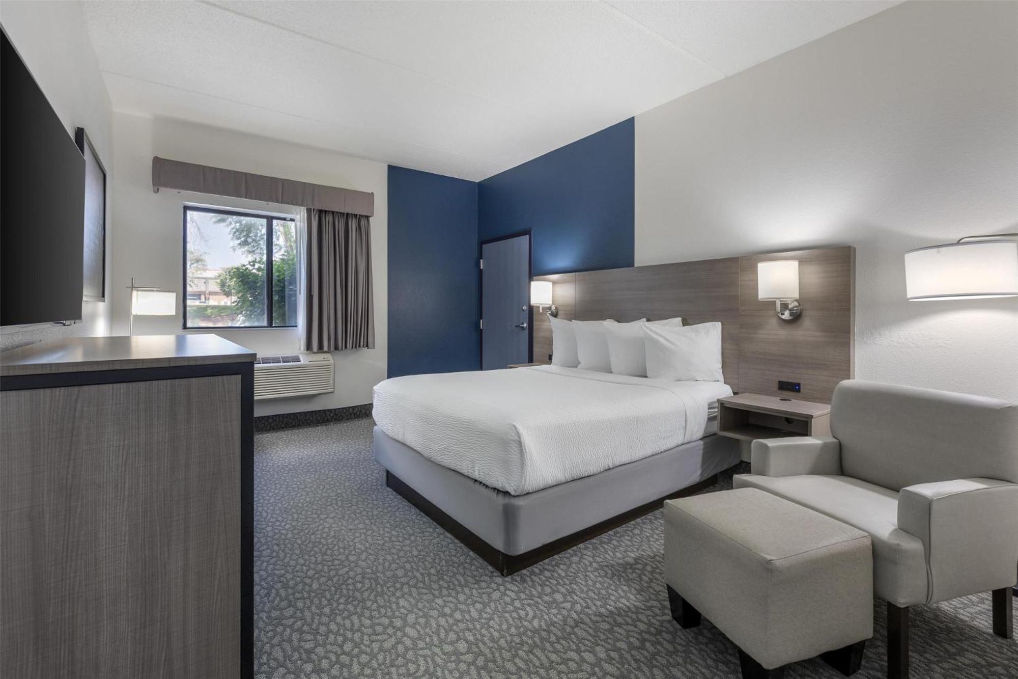 Western Hotel Bolingbrook