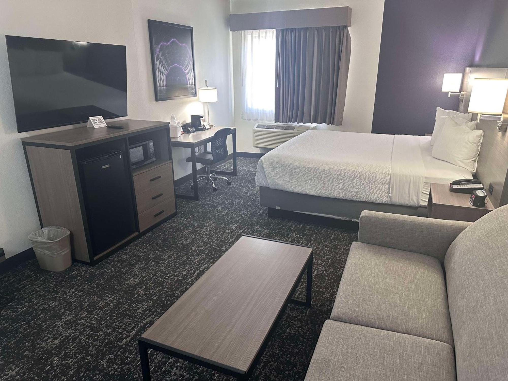 Western Hotel 2*